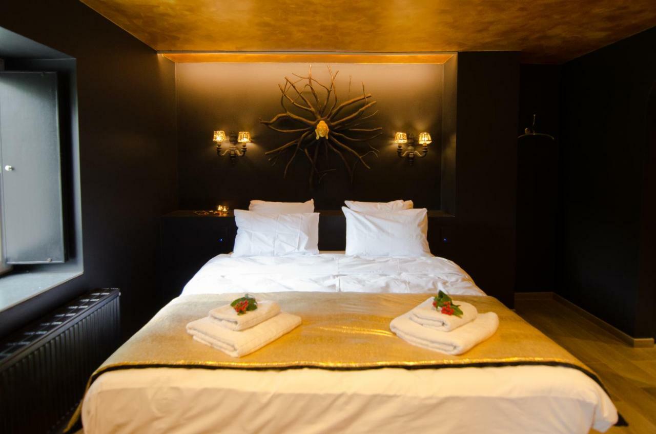 River Lodge Hotel Insolite Maredsous Eksteriør bilde