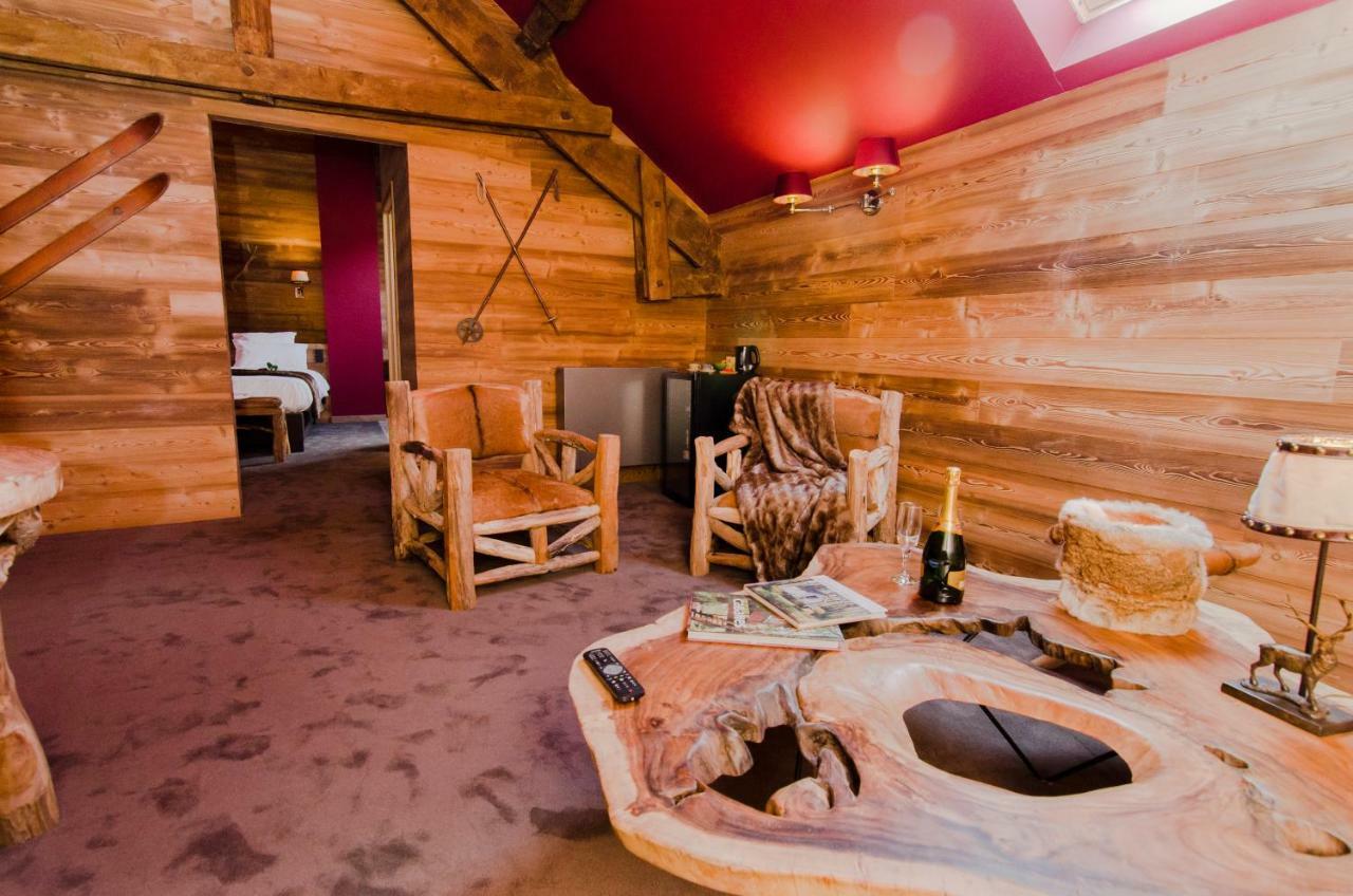 River Lodge Hotel Insolite Maredsous Eksteriør bilde