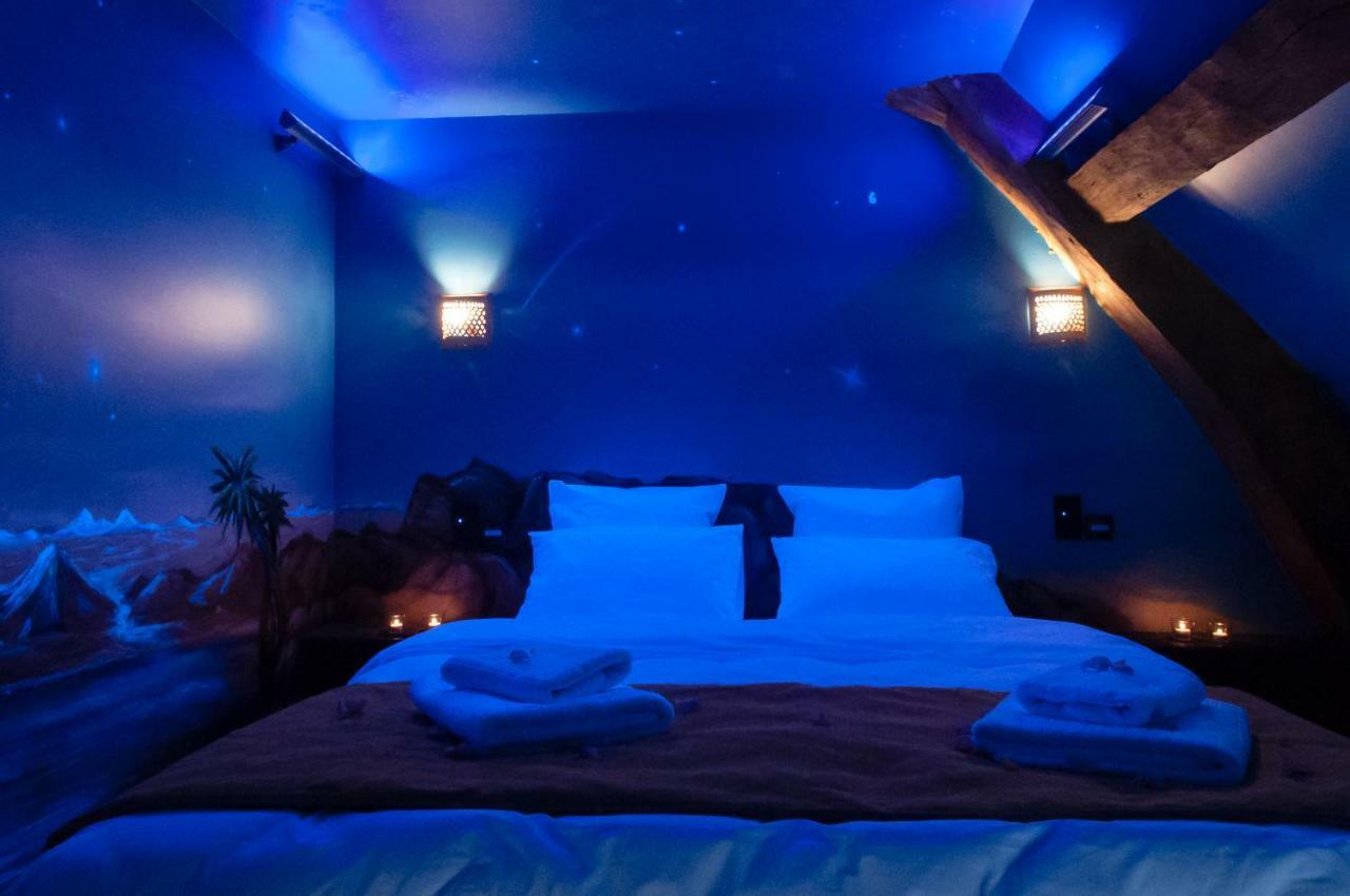 River Lodge Hotel Insolite Maredsous Eksteriør bilde