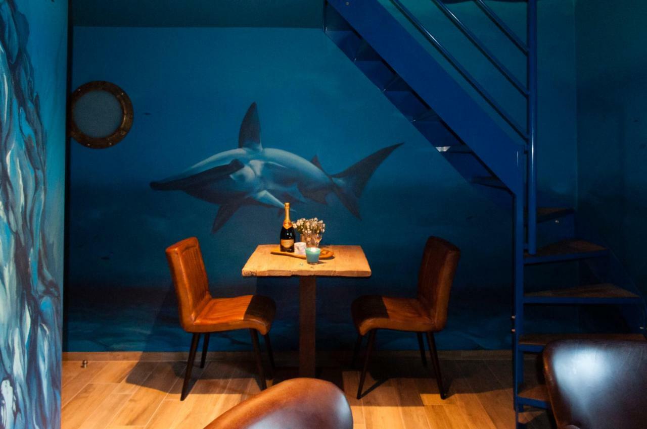 River Lodge Hotel Insolite Maredsous Eksteriør bilde