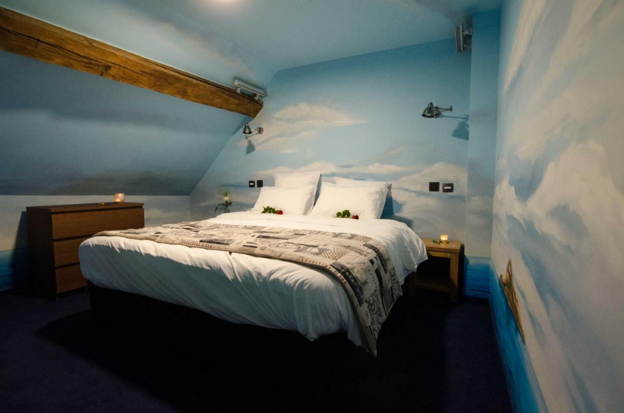 River Lodge Hotel Insolite Maredsous Eksteriør bilde